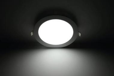 TRO 136-182 MÉLYSUGÁRZÓ LED 10W 620/670/720LM CCT IP20 3 ÉV